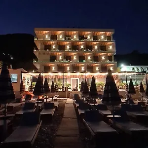 Aross Hotel