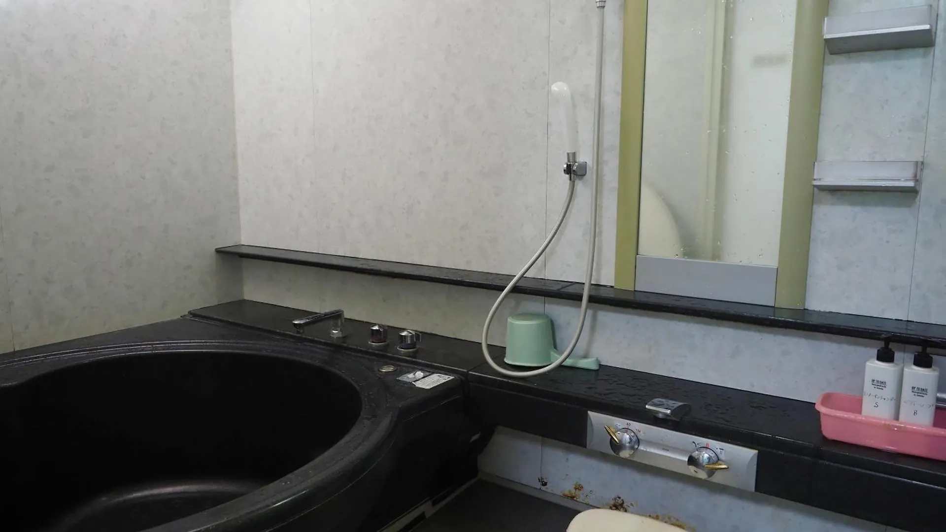 Capsule Hotel Block Room Tokio Japón